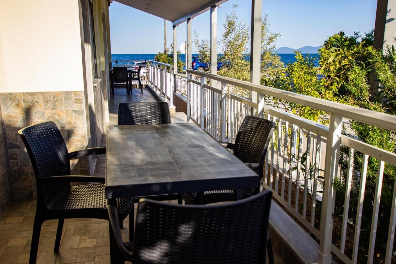 House Kohili Apartment Vrasná Екстериор снимка